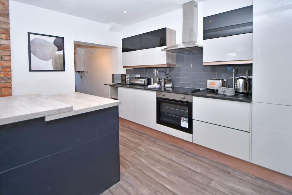 Lyndale House - By Sigma Stays Crewe Bagian luar foto